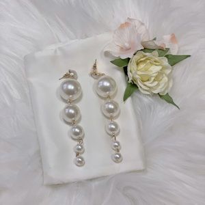 pearl earrings gold tone